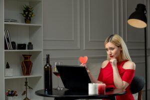 Wie entliebt man sich? Strategien, um Liebeskummer besser zu verarbeiten