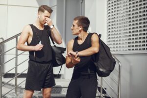 Gym Crush Trotz Beziehung – Wie geht man mit einem Gym Crush trotz fester Beziehung um?